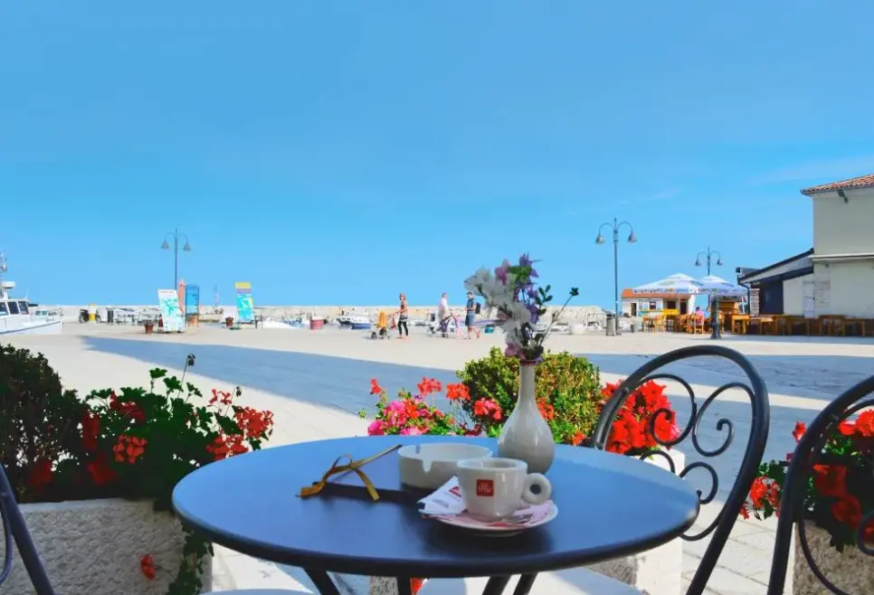 Plaża przy hotelu Villetta Phasiana