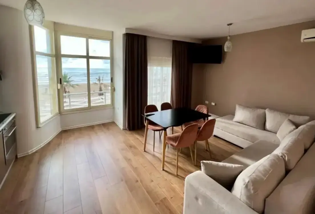 Pokój w hotelu Wave Beachfront Apartments