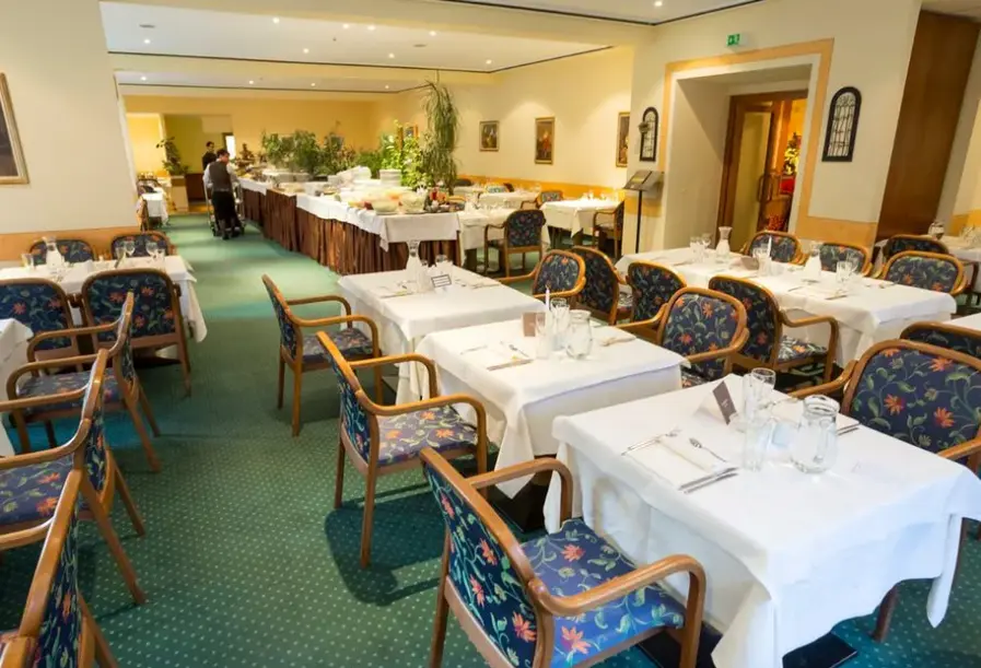 Restauracja i jedzenie w hotelu Weitlanbrunn