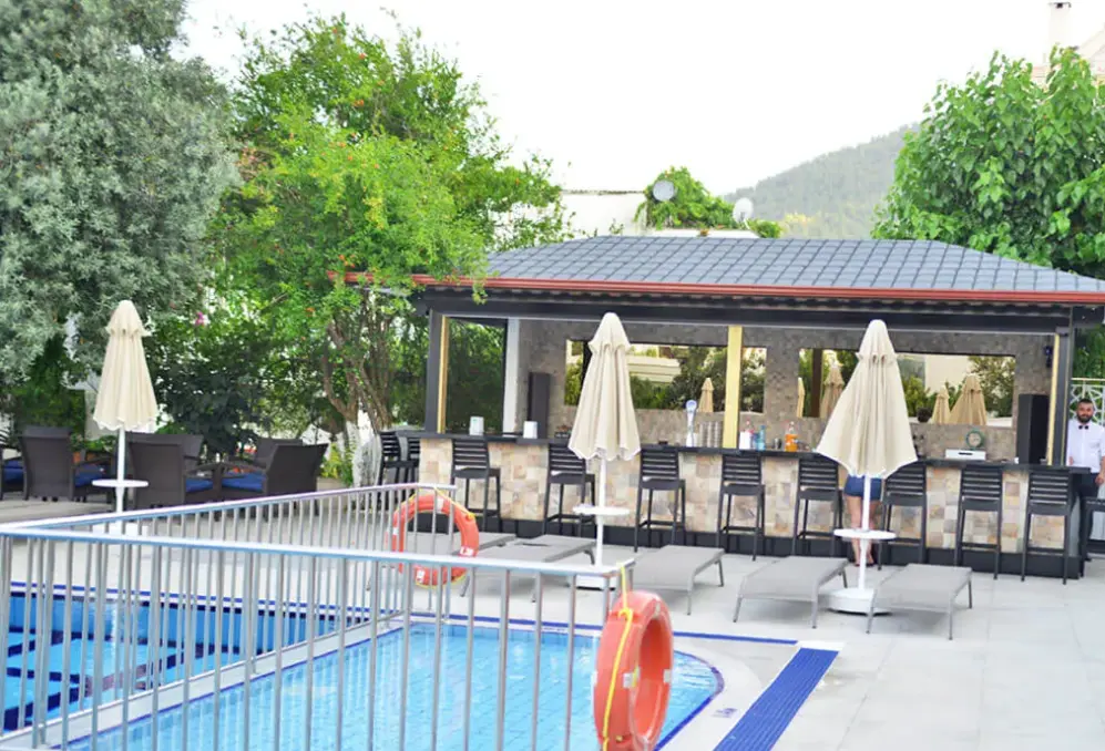 Basen w hotelu Adler (Siteler)