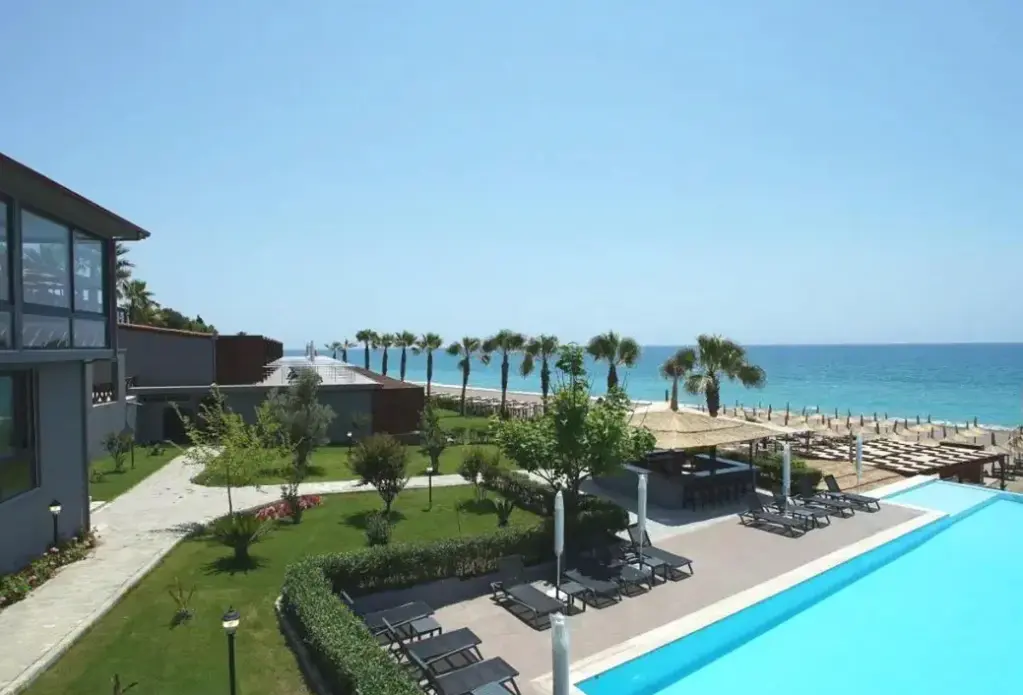 Basen w hotelu Adora Calma Beach
