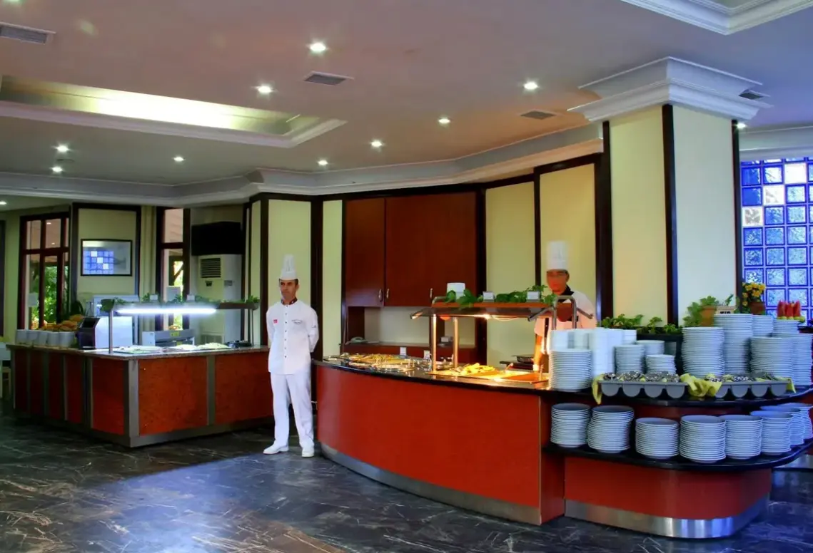 Restauracja i jedzenie w hotelu Aegean Park