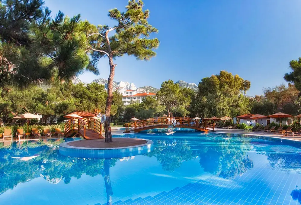 Basen w hotelu Akka Antedon