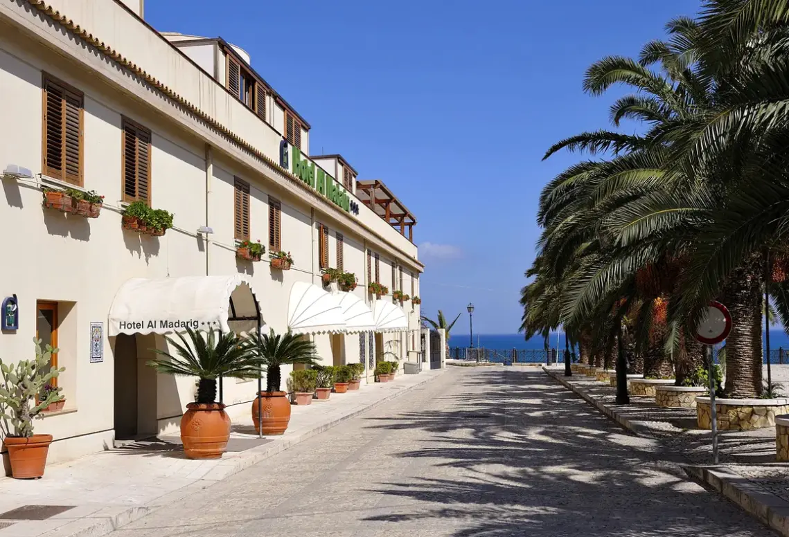 Hotel Al Madarig