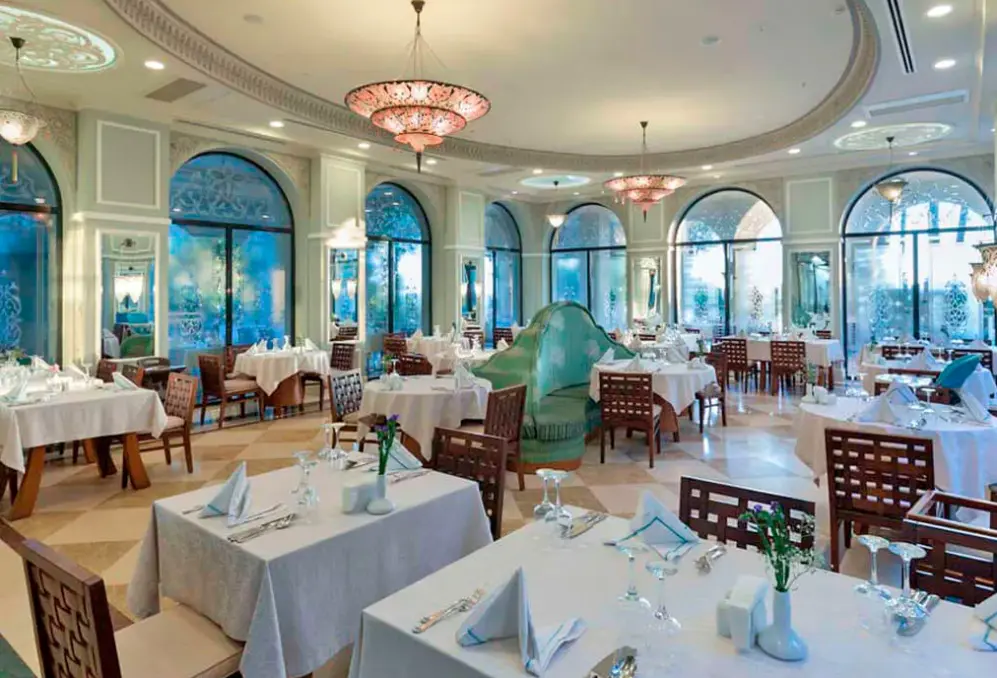 Restauracja i jedzenie w hotelu Ali Bey Resort Sorgun