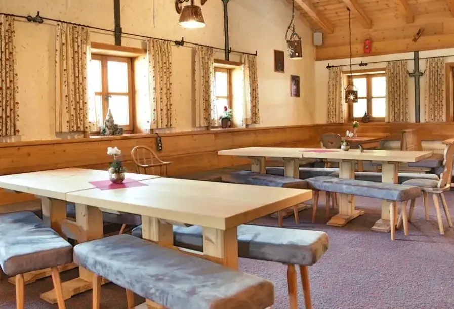 Restauracja i jedzenie w hotelu Alpengasthof Gotschenalm