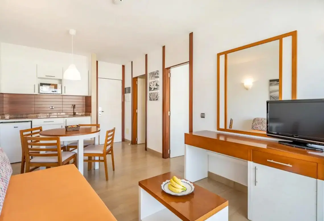 Restauracja i jedzenie w hotelu Altair Suites