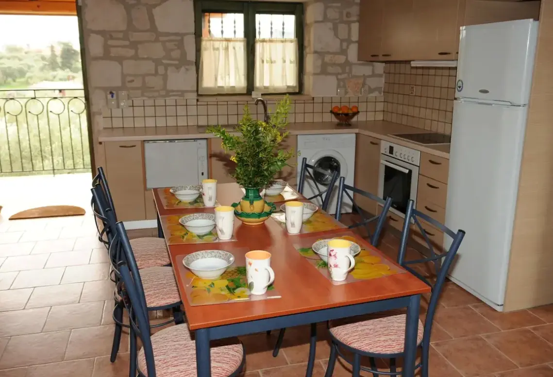Restauracja i jedzenie w hotelu Ammos Villas
