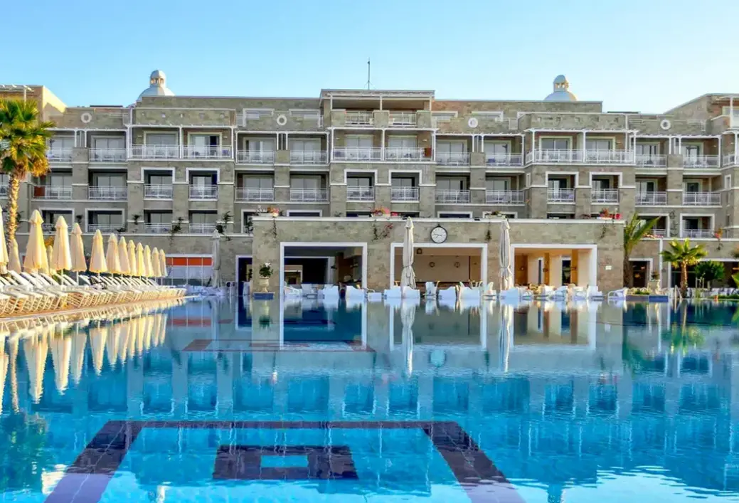 Hotel Andriake Beach Club
