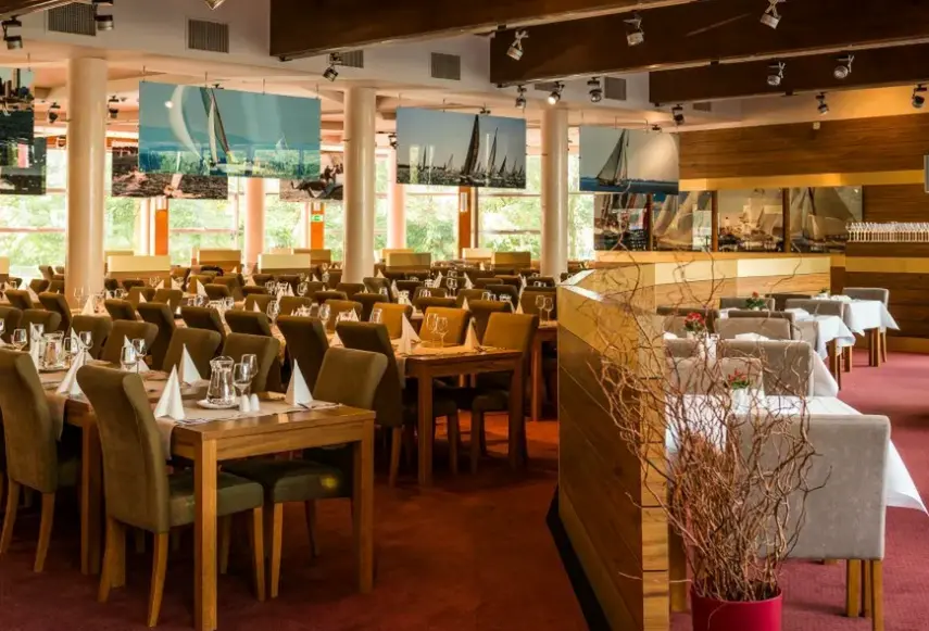 Restauracja i jedzenie w hotelu Aquarius Apartamenty