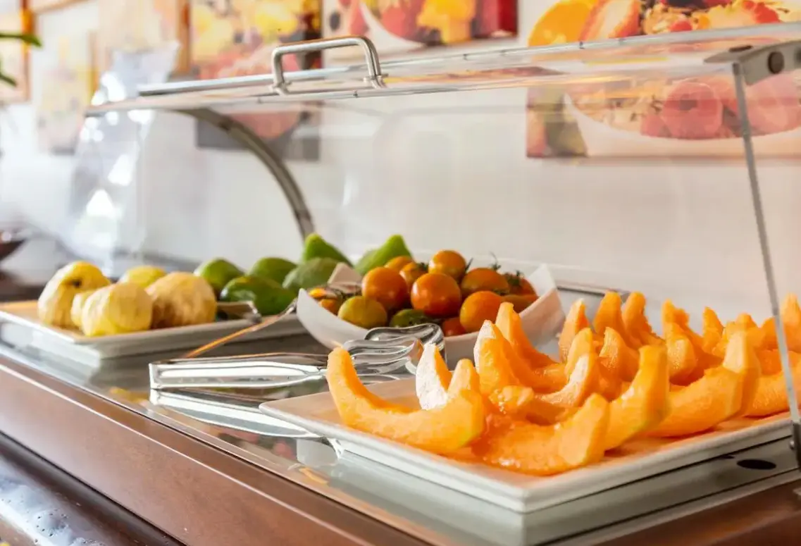 Restauracja i jedzenie w hotelu Arbatasar