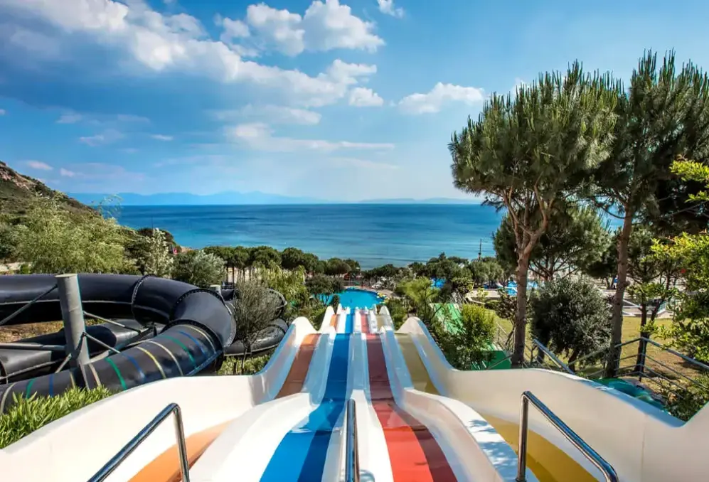 Basen w hotelu Aria Claros Beach and Spa Resort