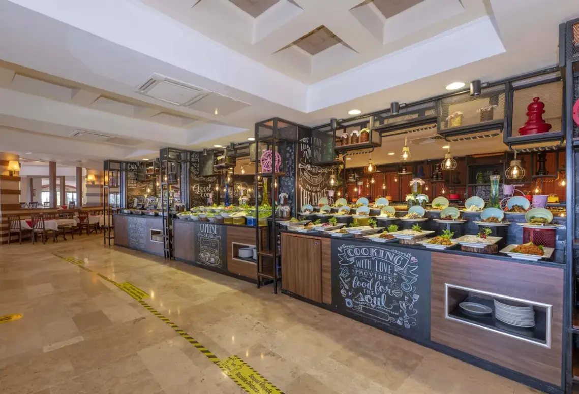Restauracja i jedzenie w hotelu Armas Labada