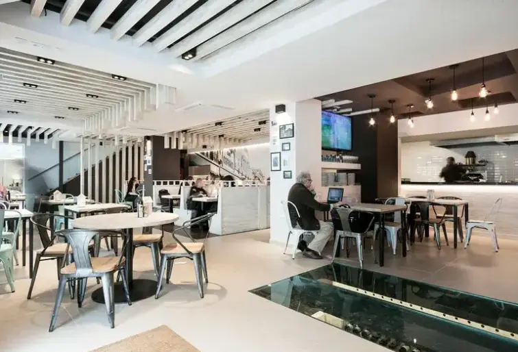 Restauracja i jedzenie w hotelu Auto Hogar