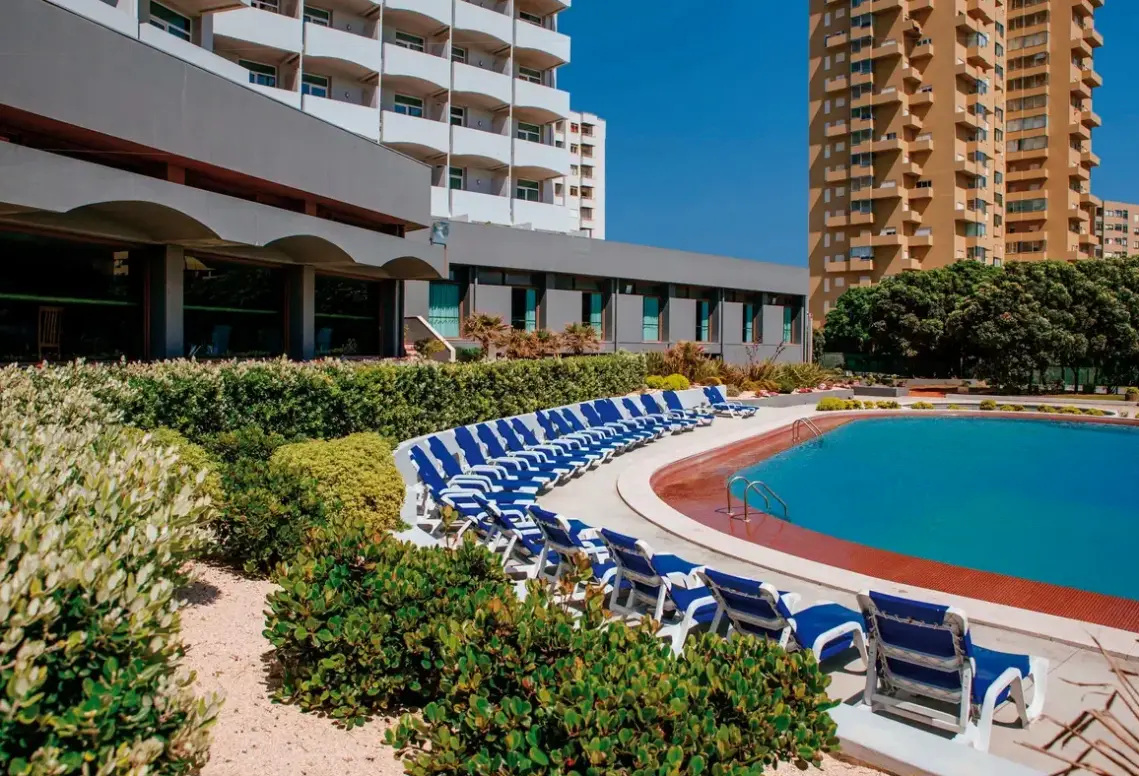 Basen w hotelu Axis Vermar Conference & Beach