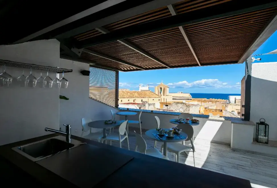 Widok z hotelu Azzoli Trapani - Apartments & Skypool