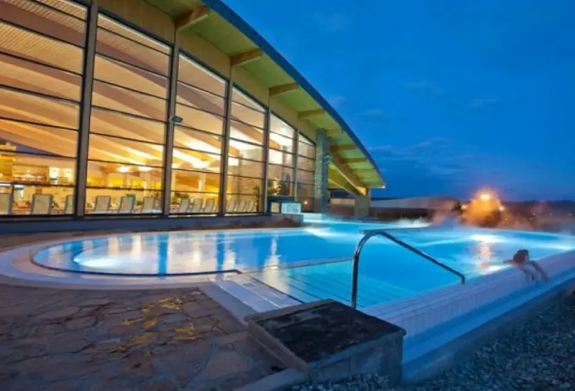 Basen w hotelu Bania Thermal & Ski