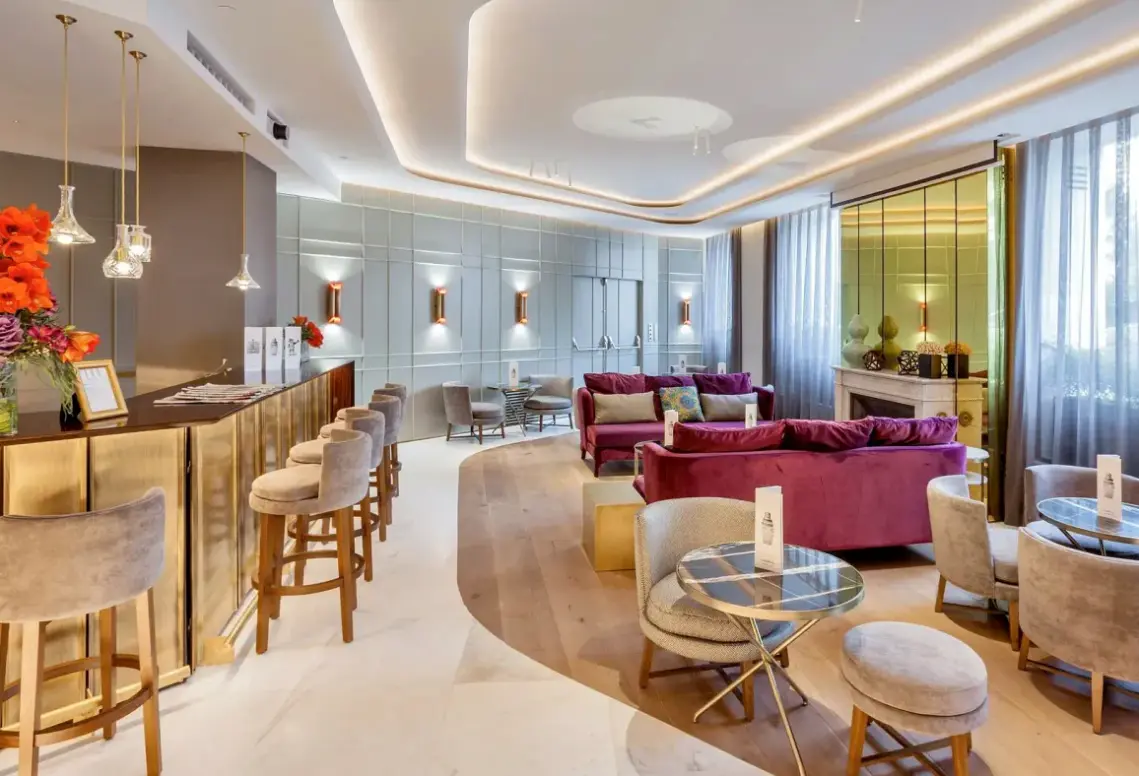 Lobby hotelu Barcelo Emperatriz (ex. Hesperia Emperatriz)
