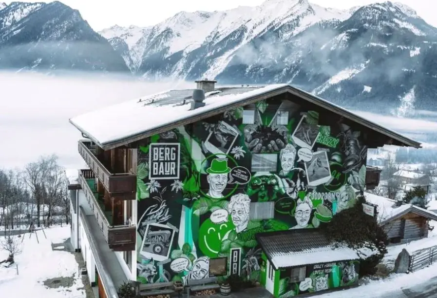 Hotel BergBaur - Das Crazy Farming w Austria (Ziemia Salzburska) - oferta last minute