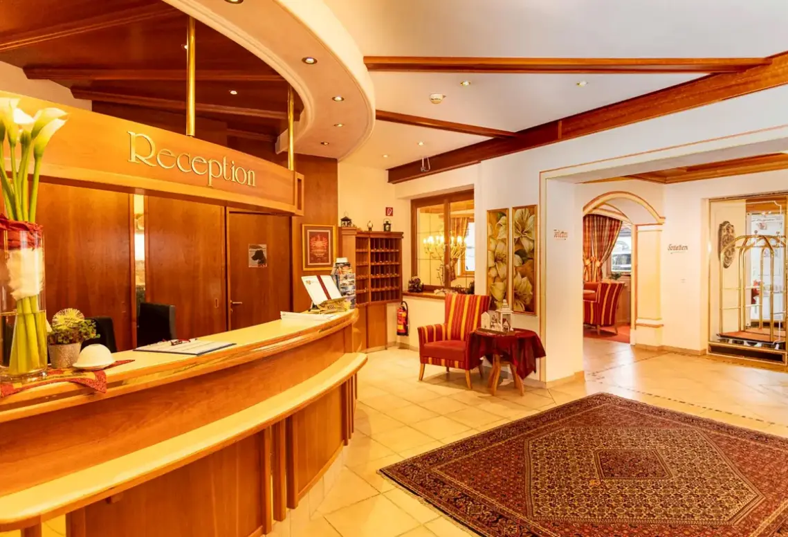 Lobby hotelu Berghof (Erpfendorf)