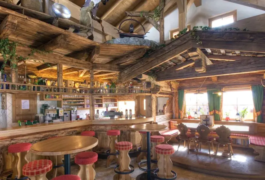 Restauracja i jedzenie w hotelu Berghotel Rettenstein