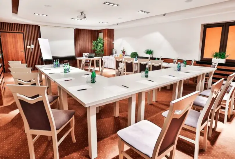 Restauracja i jedzenie w hotelu Beskid Kompleks