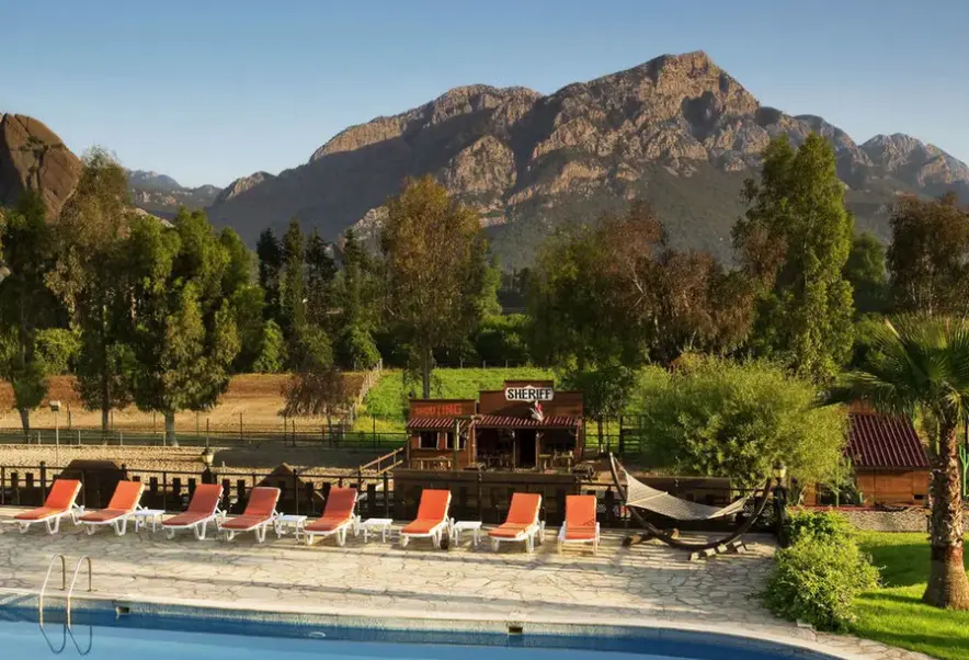 Basen w hotelu Beso Berke Ranch Nature