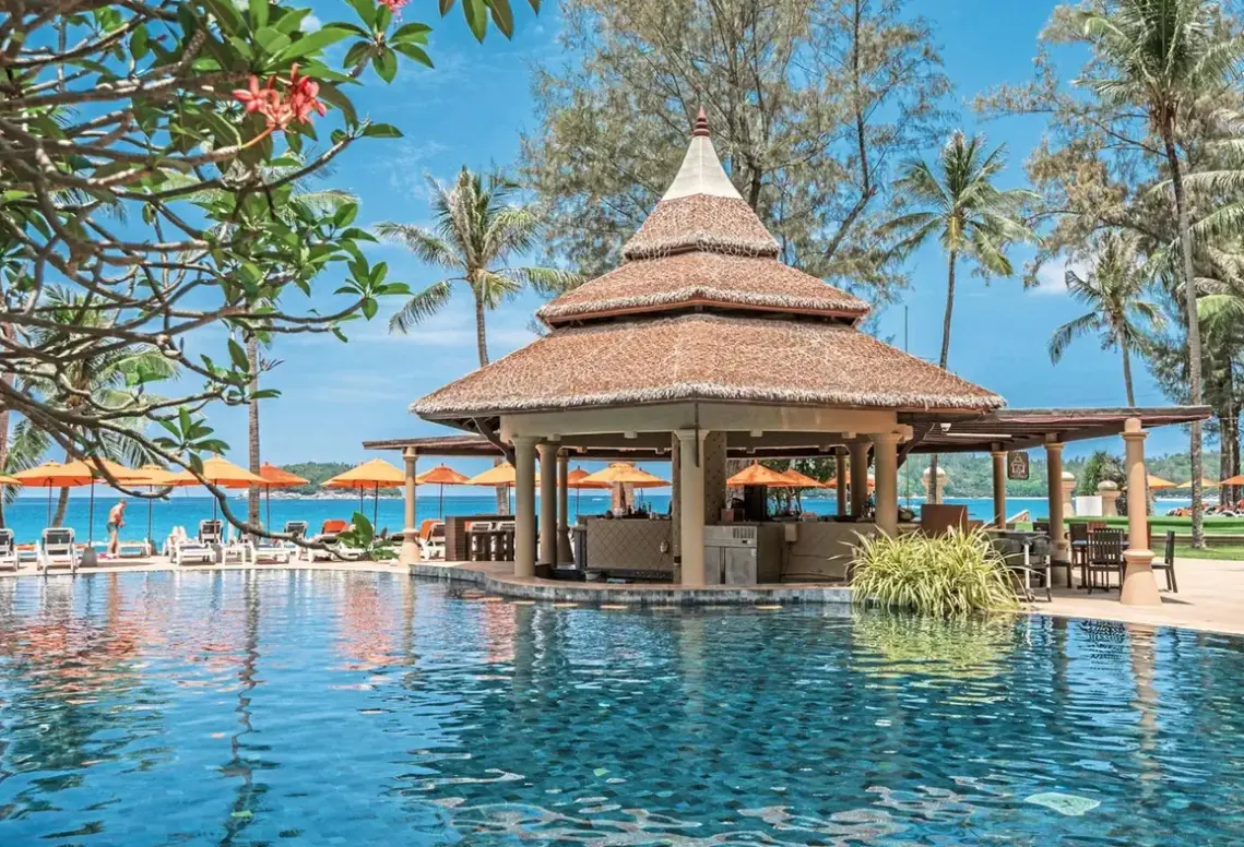 Basen w hotelu Beyond Resort Kata (ex. Kata Beach)