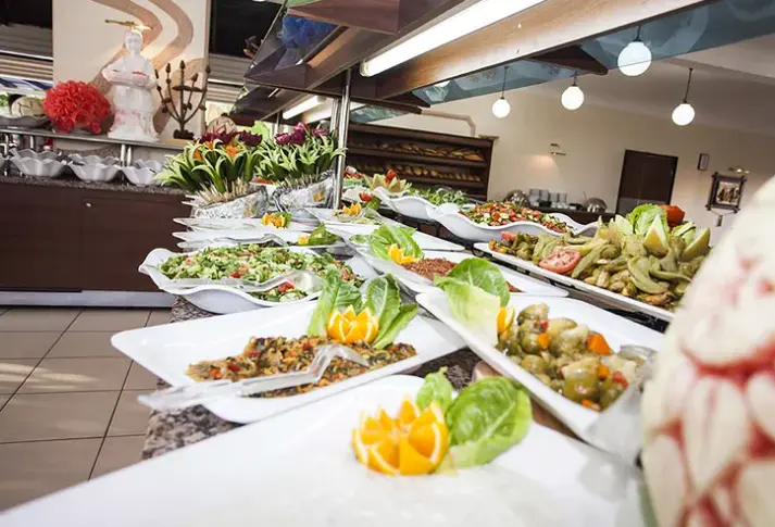 Restauracja i jedzenie w hotelu Bieno Club Svs (ex. Bone Club Svs)