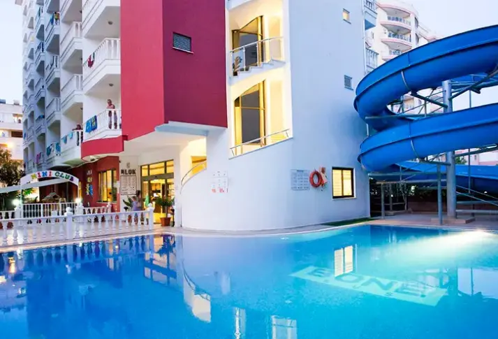 Basen w hotelu Bieno Club Svs (ex. Bone Club Svs)