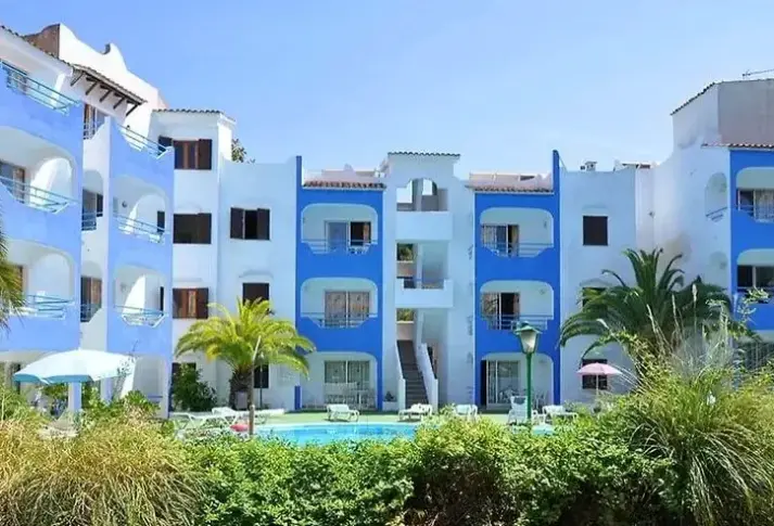 Basen w hotelu BJ Apartamentos Europa (Sa Coma)