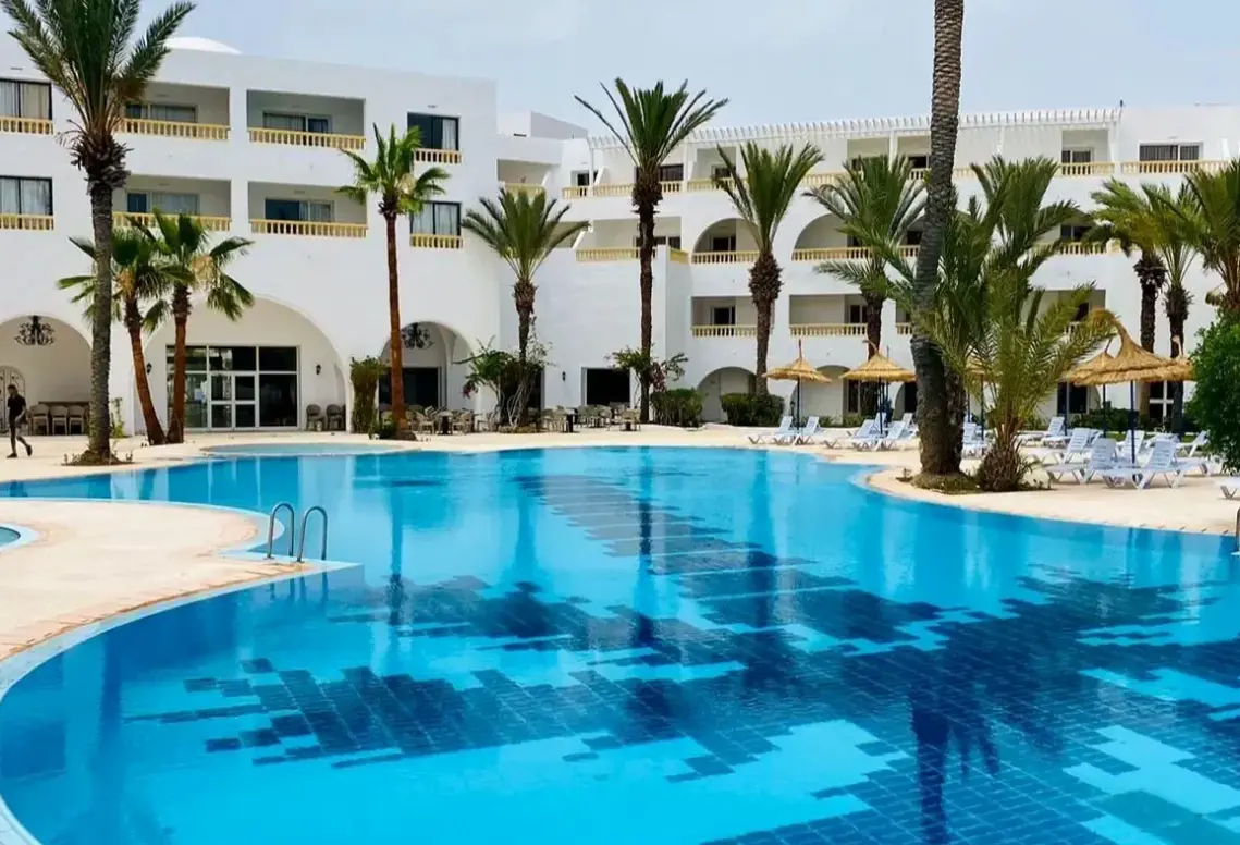 Basen w hotelu Blumar Resort & Spa (ex. Bahia Beach)