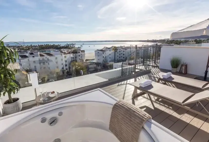 Widok z hotelu Bordoy Alcudia Port Suites (ex Caprice Alcudia Port, Ferrer Maristany)