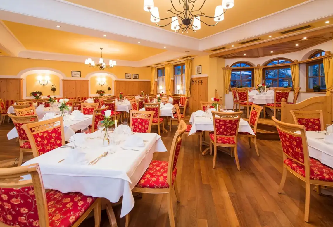 Restauracja i jedzenie w hotelu Bruckenwirt