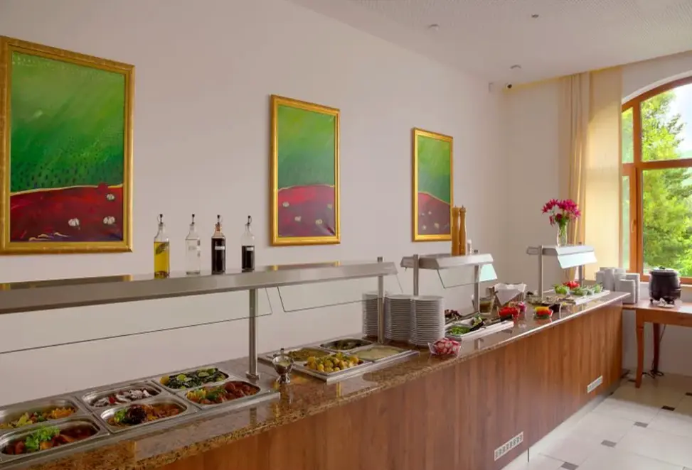 Restauracja i jedzenie w hotelu Buczyński Medical & Spa
