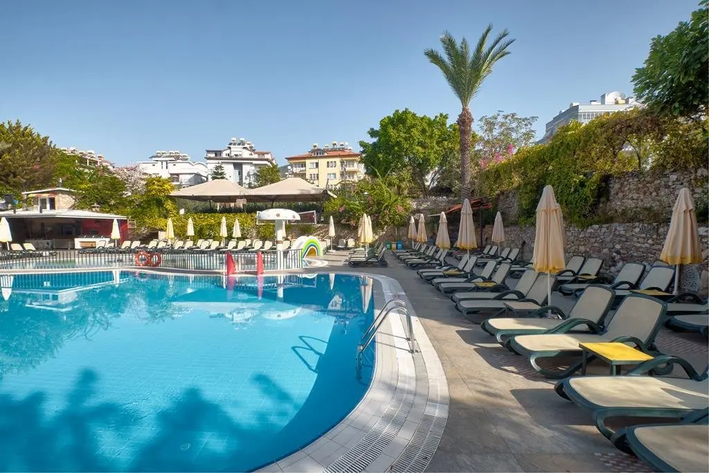 Basen w hotelu Calimera Sunpark