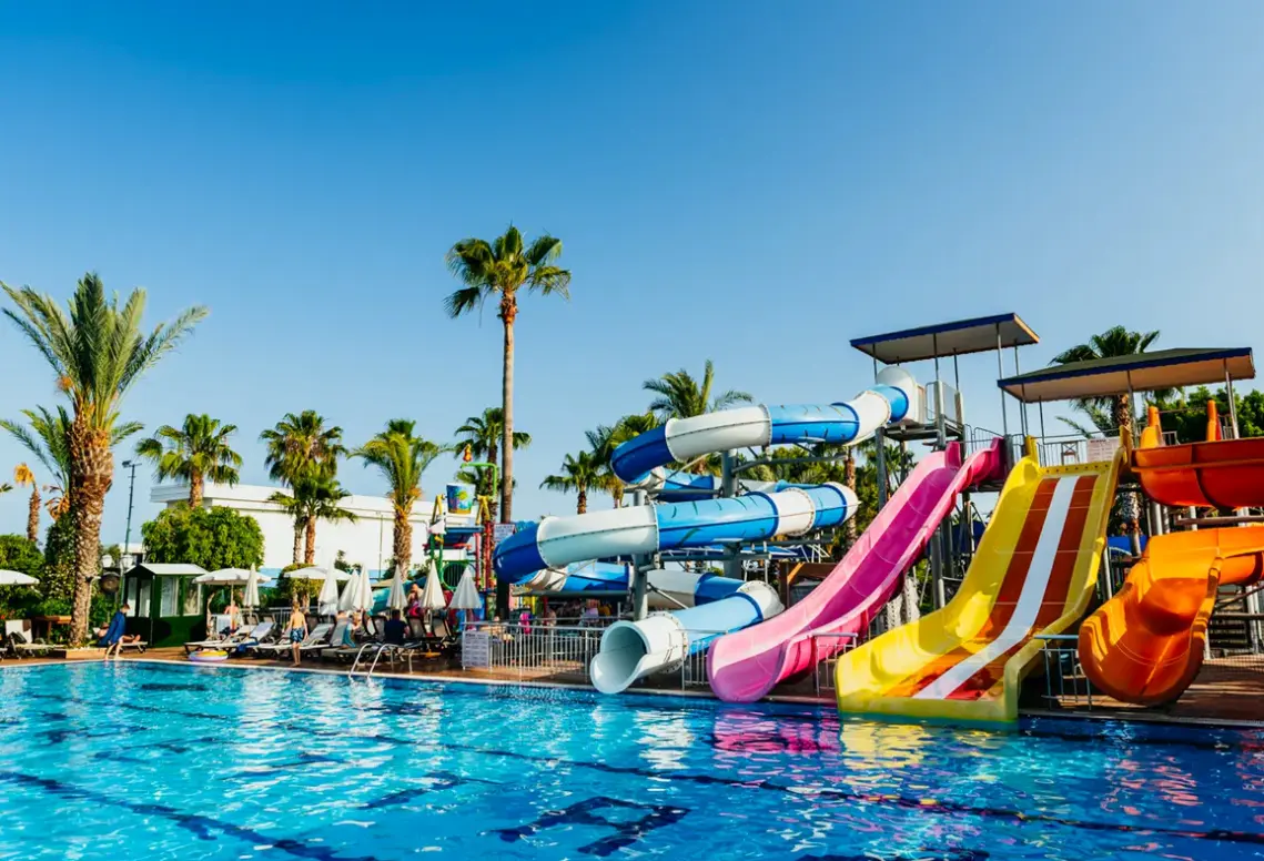 Basen w hotelu Caretta Beach (Payallar)