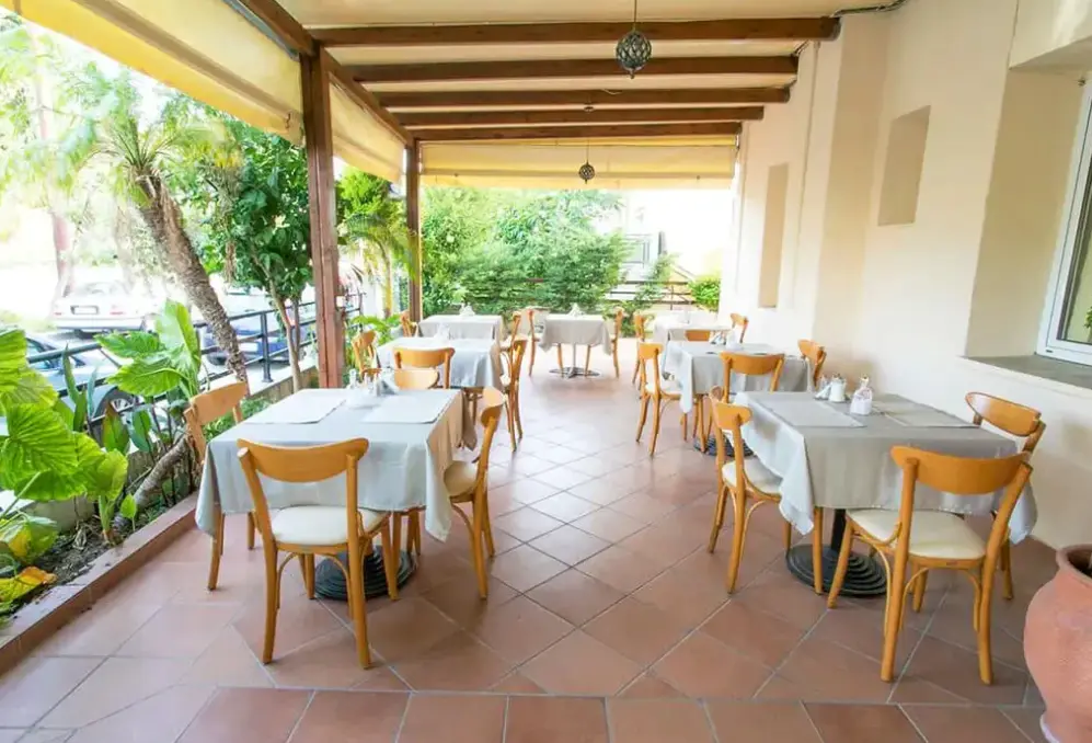 Restauracja i jedzenie w hotelu City Plus Rhodes