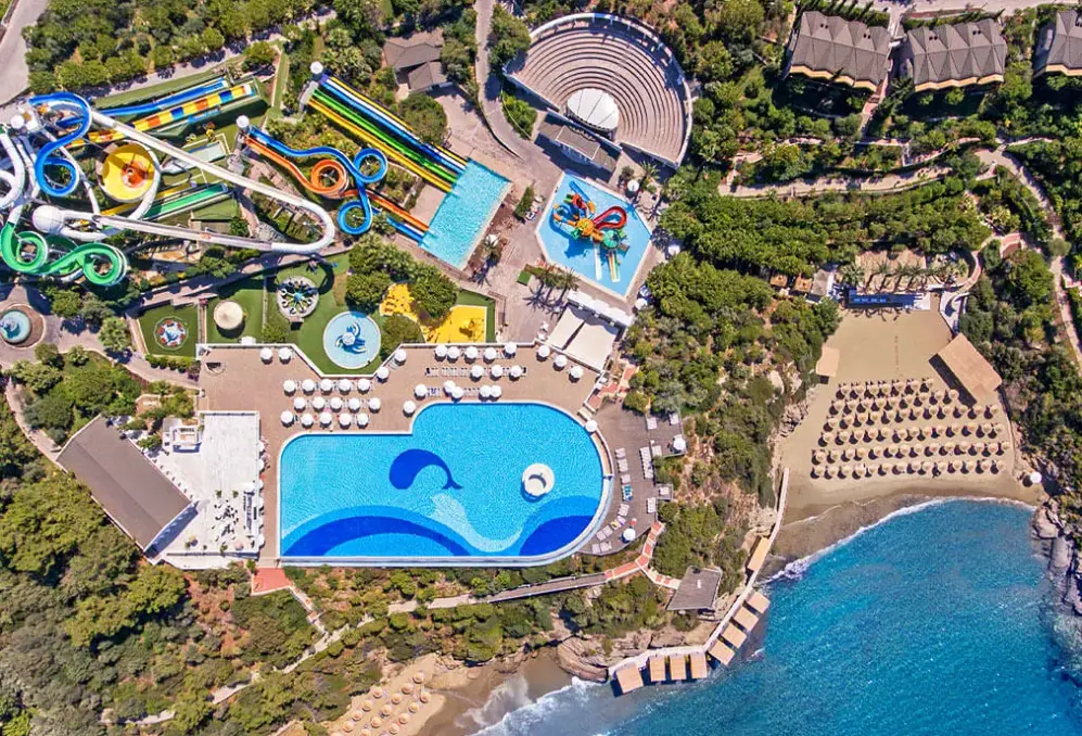 Basen w hotelu Club Marvy (ex. Club Marvy by Paloma)