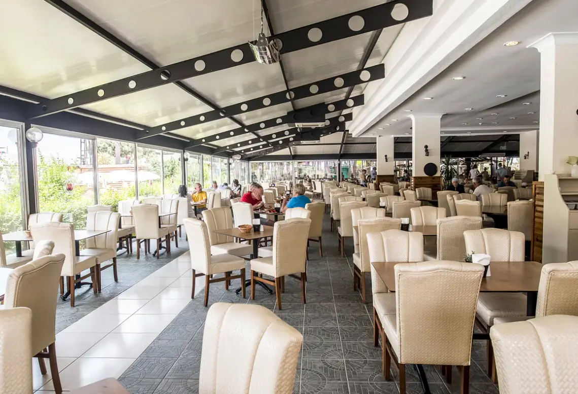 Restauracja i jedzenie w hotelu Club Turtas