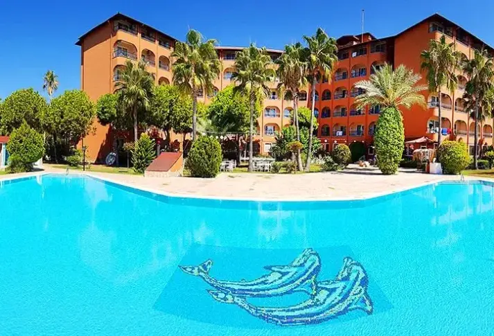 Basen w hotelu Club Turtas