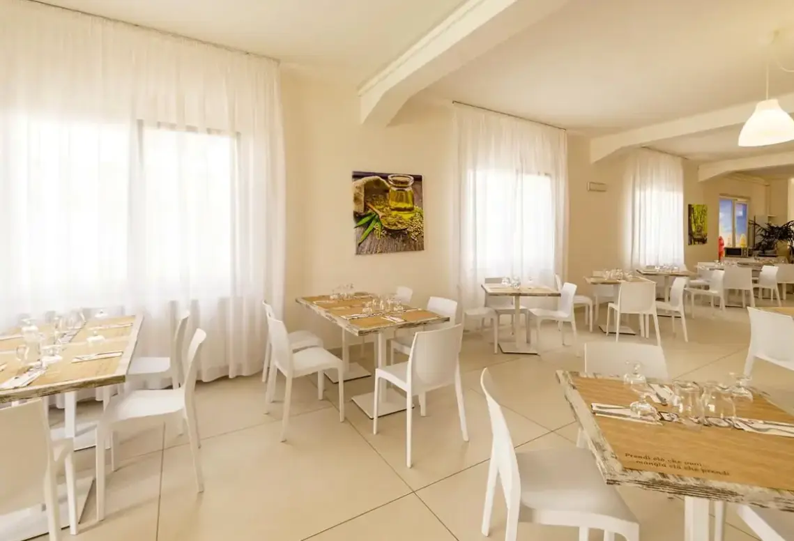 Restauracja i jedzenie w hotelu Color Perla Village