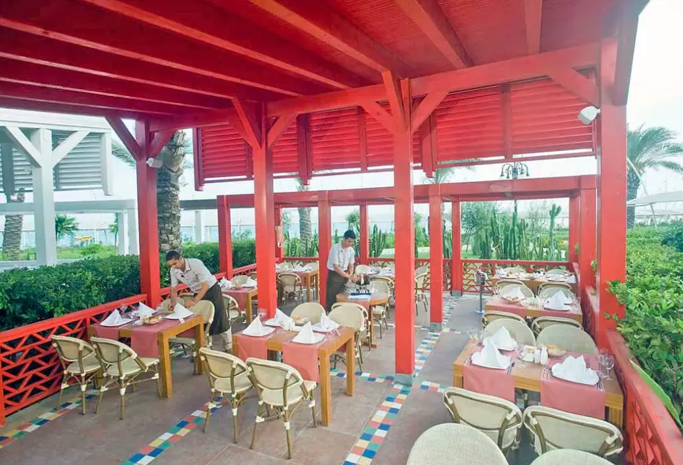 Restauracja i jedzenie w hotelu Crystal Family Comfort Collection