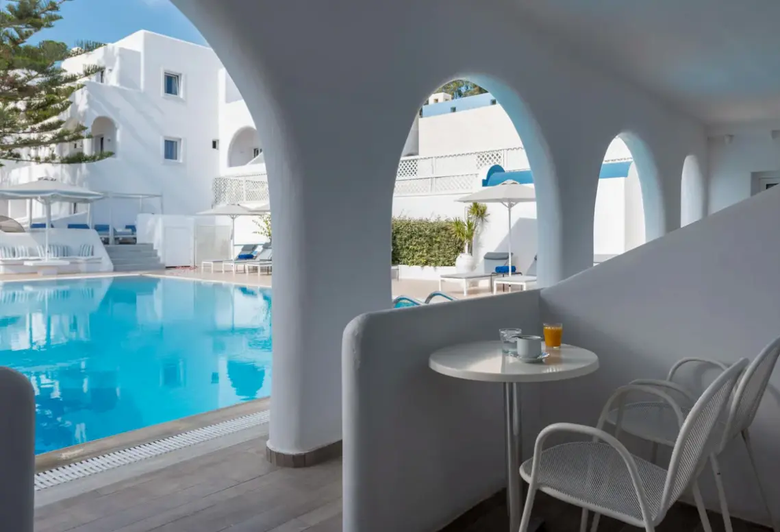 Basen w hotelu Daedalus