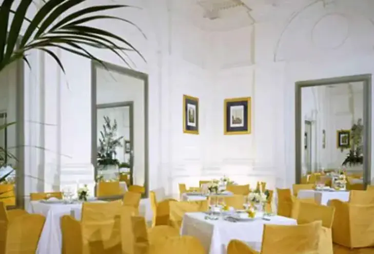 Restauracja i jedzenie w hotelu Exe International Palace (ex Eurostars)