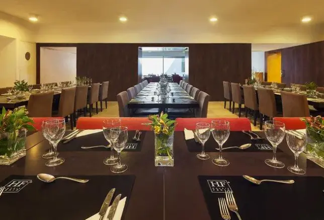 Restauracja i jedzenie w hotelu Fenix Urban