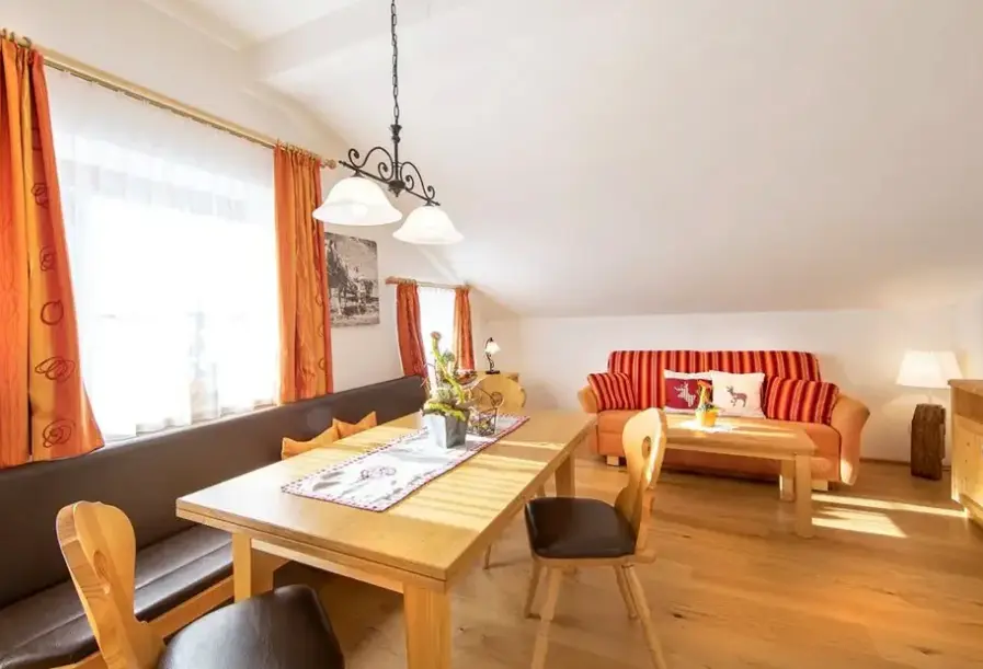 Restauracja i jedzenie w hotelu Ferienhaus Behamhof