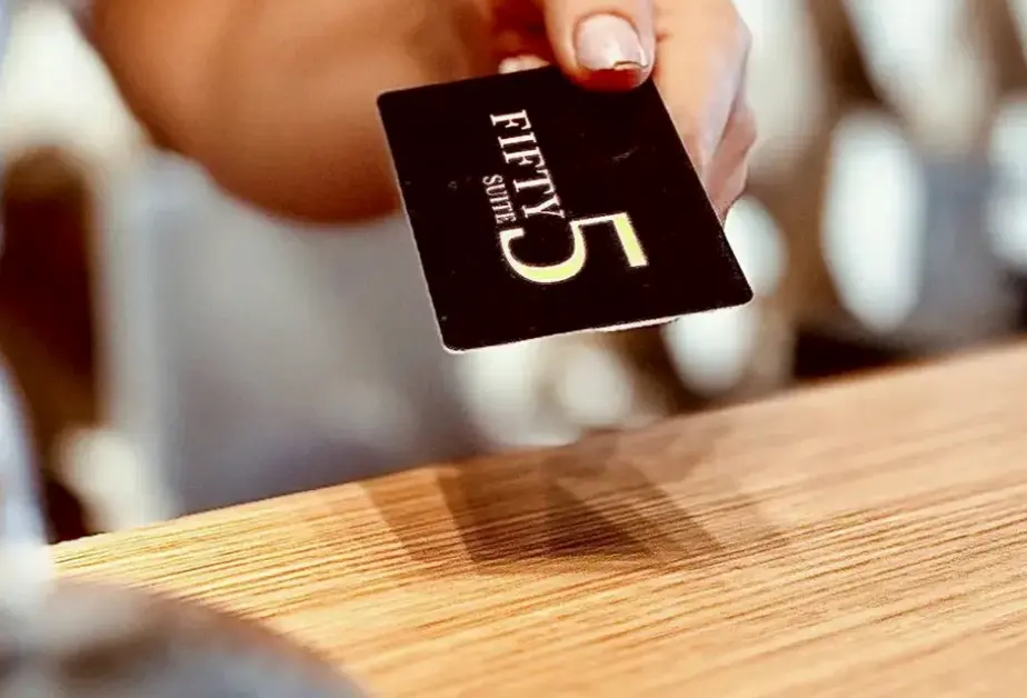 Restauracja i jedzenie w hotelu Fifty Five Suites