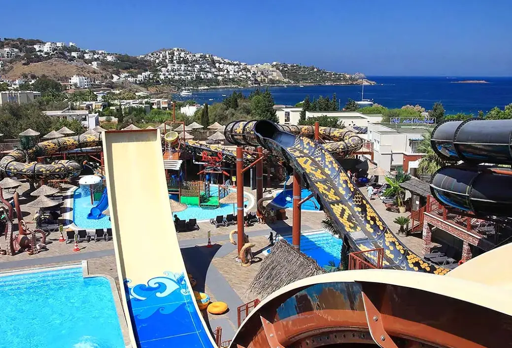 Basen w hotelu Fleur Bay Resort by Cactus