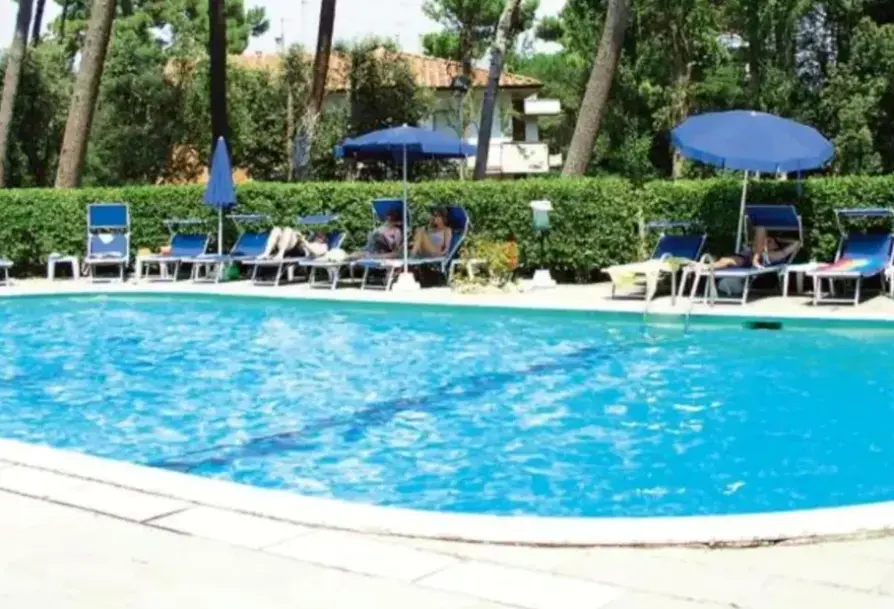 Basen w hotelu GH Golf